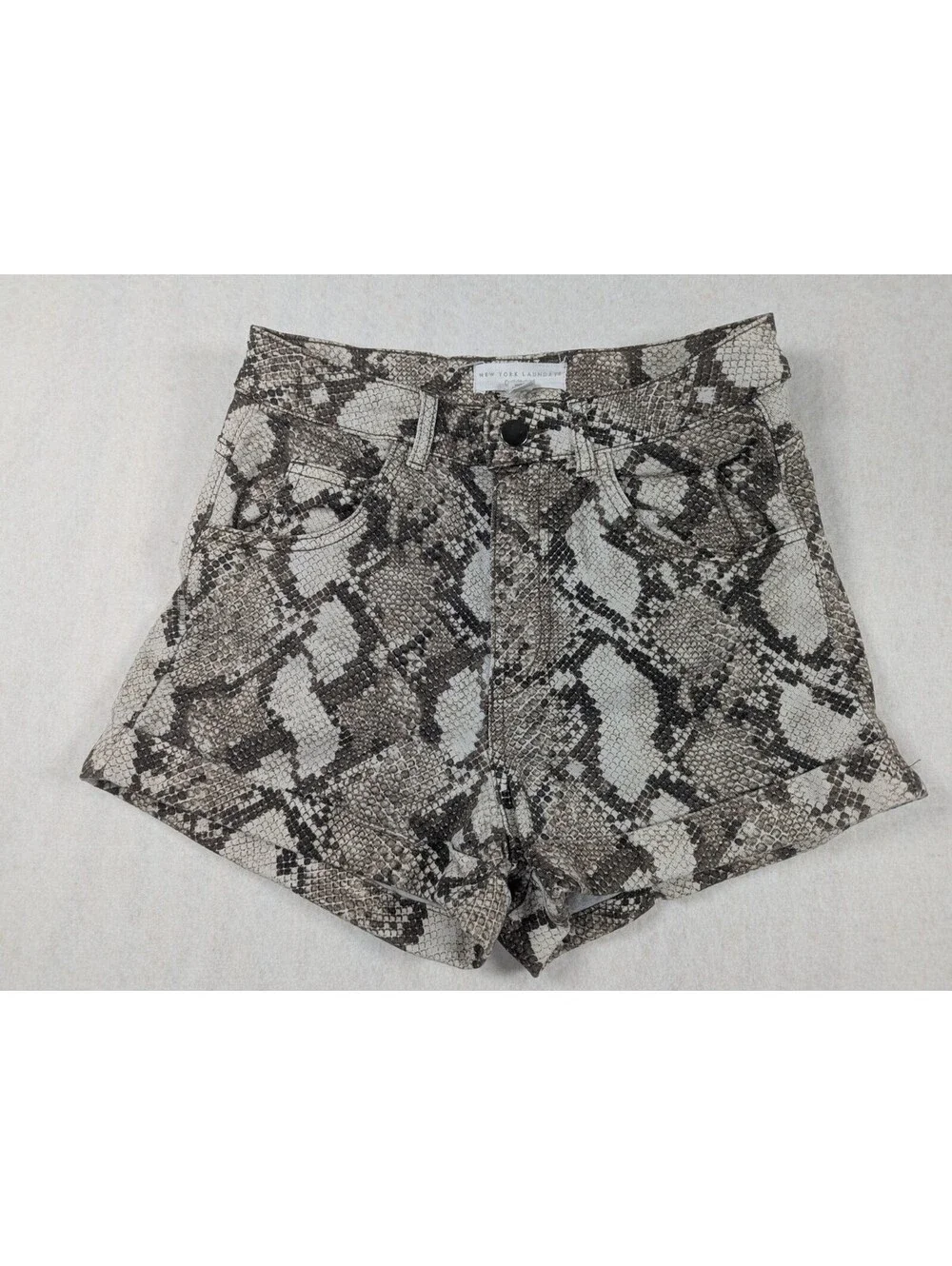 NYL New York Laundry Denim - Juniors Snake Print Shorts - RN#63619 - Size: 5